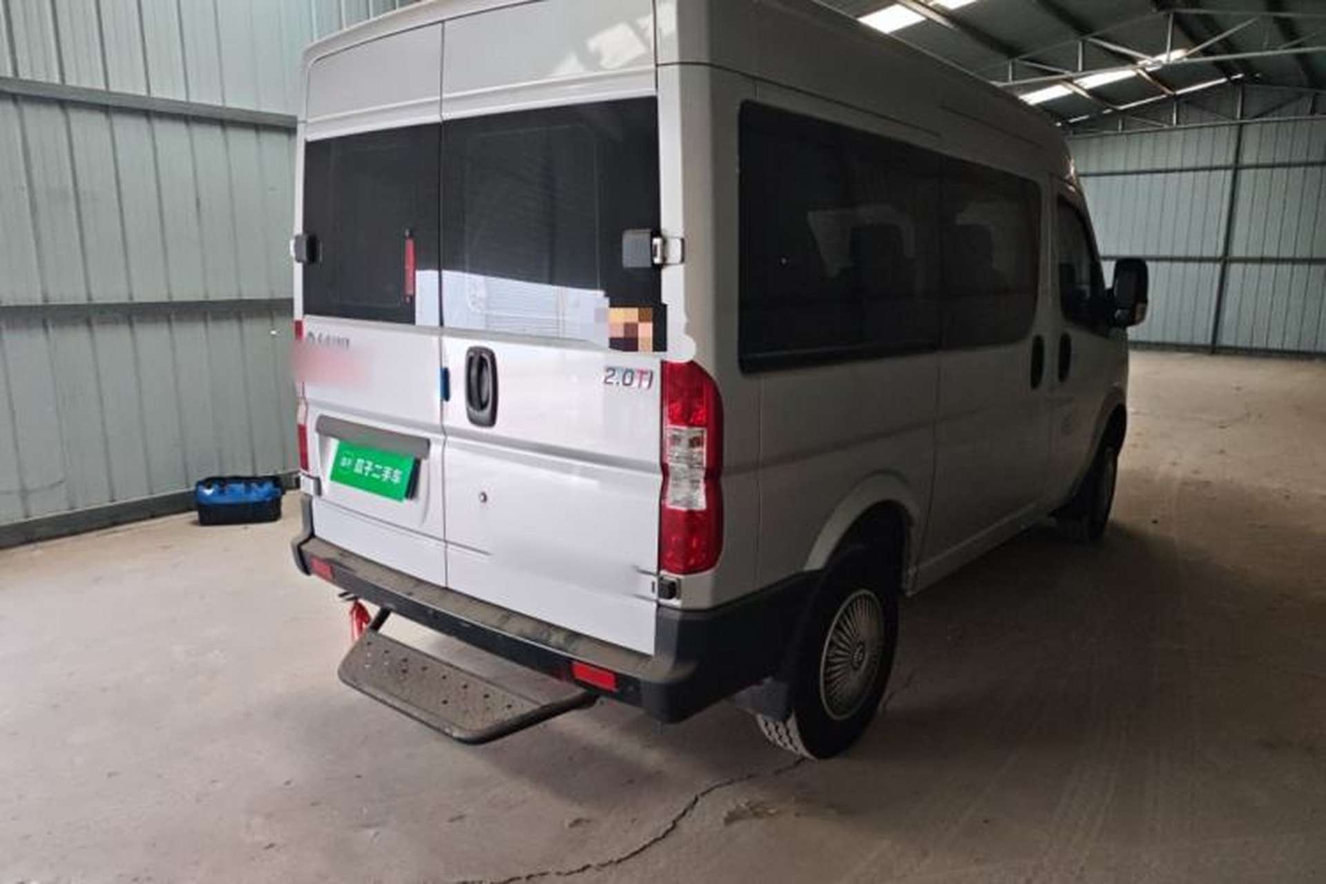 Used Dongfeng Yufeng 2023 V9+ 2.0T Manual Front-Drive Multi-Function Short-Chassis Mid-Height 5/6-Seater Rear Right 45 Deg