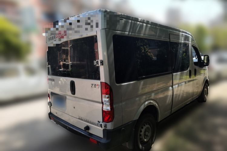 Used Dongfeng Yufeng 2023 V9+ 2.0T Manual Front-Wheel-Drive Multi-Function Mid-Roof Van with 7/8/9 Seats Rear Right 45 Deg