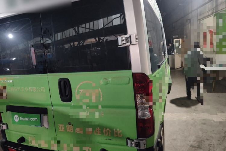 Used Dongfeng Yufeng 2023 V9+ 2.0T Automatic Front-Drive Multi-Function Mid-Roof 7/8/9-Seater Rear Right 45 Deg