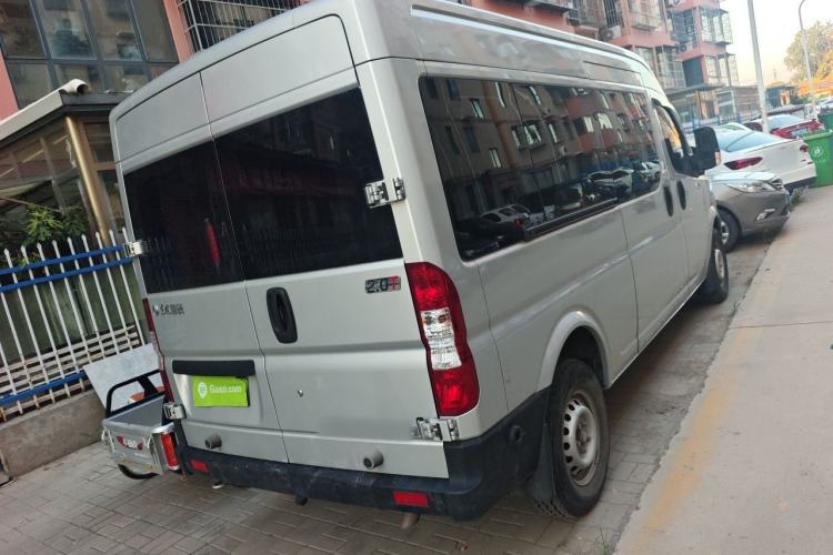 Used Dongfeng Yufeng 2023 V9+ 2.0T Automatic Front-Drive Multi-Function Mid-Roof 7/8/9-Seater Rear Right 45 Deg