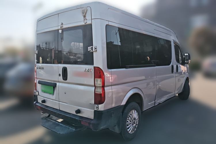 Used Dongfeng Yufeng 2023 V9+ 2.0T Manual Front-Wheel-Drive Multi-Function Mid-Roof Van with 7/8/9 Seats Rear Right 45 Deg