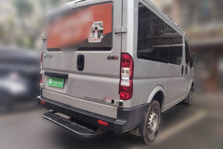Used Dongfeng Yufeng 2023 V9+ 2.0T Manual Front-Wheel-Drive Multi-Function Short-Chassis Low-Roof 5/6-Seater Rear Right 45 Deg