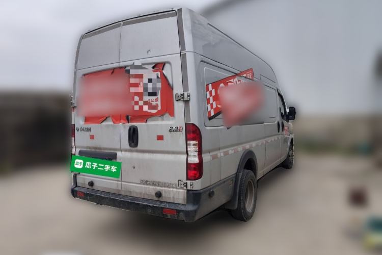 Used Dongfeng Yufeng 2023 V9+ 2.3T Manual Rear-Drive Cargo Van with Dual Rear Tires 3-Seater Rear Right 45 Deg