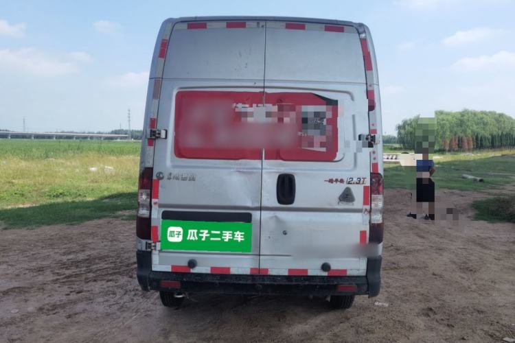 Used Dongfeng Yufeng 2023 V9+ 2.3T Manual Front-Drive Van Long Wheelbase High Roof 3-Seater Rear
