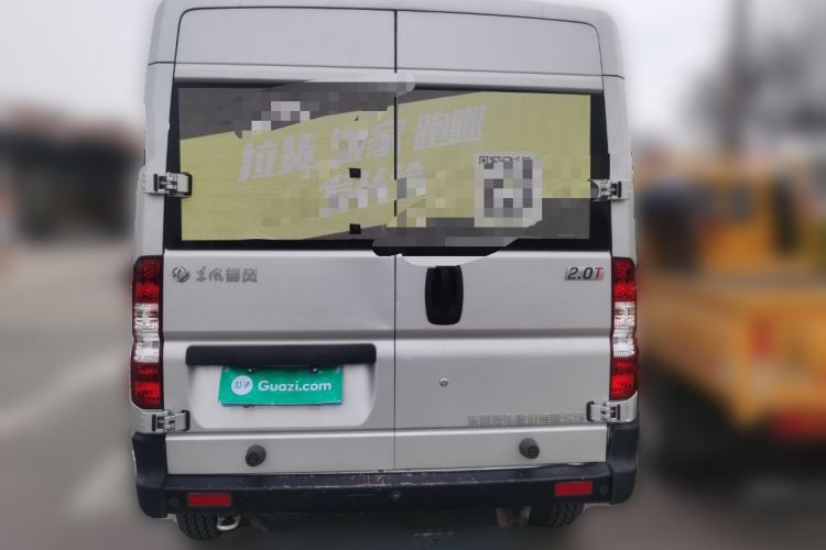 Used Dongfeng Yufeng 2023 V9+ 2.0T Manual Front-Wheel-Drive Multi-Function Mid-Roof Van with 7/8/9 Seats Rear