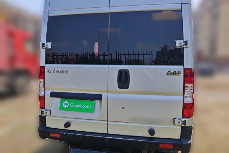 Used Dongfeng Yufeng 2023 V9+ 2.0T Manual Front-Wheel-Drive Multi-Function Mid-Roof Van with 7/8/9 Seats Rear