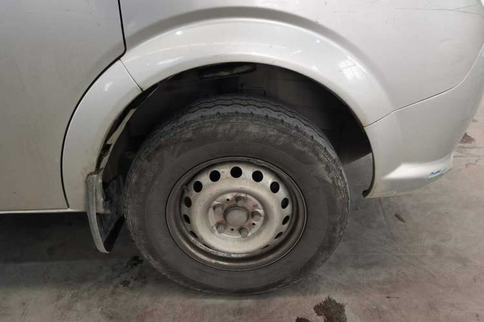 Used Dongfeng Yufeng 2023 V9+ 2.0T Manual Front-Drive Multi-Function Mid-Roof High-Roof 7/8/9-Seater Right Front Wheel Hub