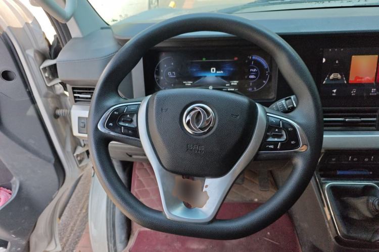 Used Dongfeng Yufeng 2023 V9+ 2.0T Manual Front-Wheel-Drive Multi-Function Mid-Roof Van with 7/8/9 Seats Steering Wheel
