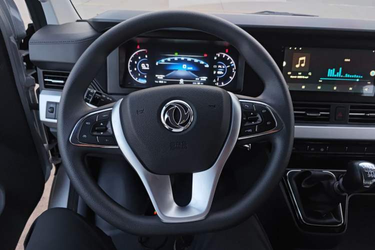 Used Dongfeng Yufeng 2023 V9+ 2.0T Manual Front-Wheel-Drive Multi-Function Mid-Roof Van with 7/8/9 Seats Steering Wheel