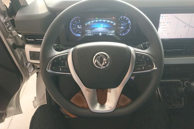 Used Dongfeng Yufeng 2023 V9+ 2.0T Manual Front-Wheel-Drive Multi-Function Mid-Roof Van with 7/8/9 Seats Steering Wheel
