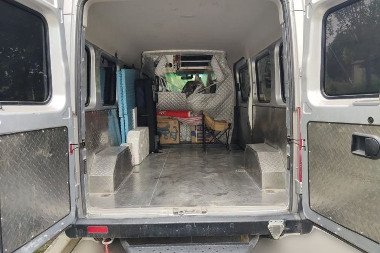 Used Dongfeng Yufeng 2023 V9+ 2.0T Manual Front-Wheel-Drive Multi-Function Mid-Roof Van with 7/8/9 Seats Trunk
