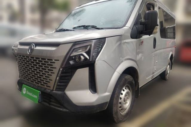 Used Dongfeng Yufeng 2023 V9+ 2.0T Manual Front-Wheel-Drive Multi-Function Short-Chassis Low-Roof 5/6-Seater
