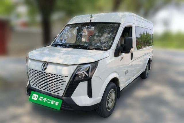 Used Dongfeng Yufeng 2023 V9+ 2.0T Manual Front-Wheel-Drive Multi-Function Mid-Roof Van with 7/8/9 Seats