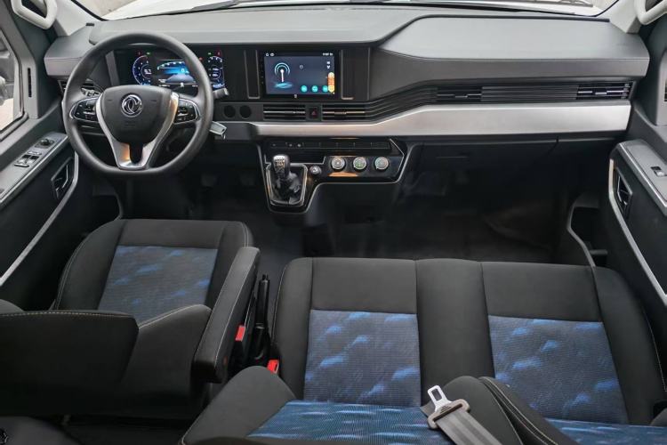 Used Dongfeng Yufeng 2023 V9+ 2.0T Manual Front-Drive Multi-Function Short-Chassis Mid-Height 5/6-Seater Center Console