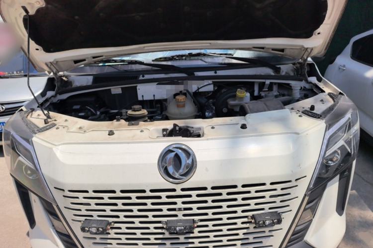 Used Dongfeng Yufeng  Engine Bay