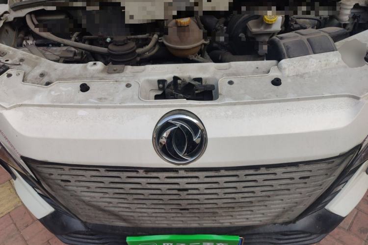 Used Dongfeng Yufeng 2023 V9+ 2.3T Manual Front-Drive Van Long Wheelbase Mid-Roof 3-Seater Engine Bay