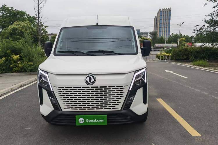 Used Dongfeng Yufeng 2023 V9+ 2.0T Manual Front-Drive Multi-Function Short-Chassis Mid-Height 5/6-Seater Front