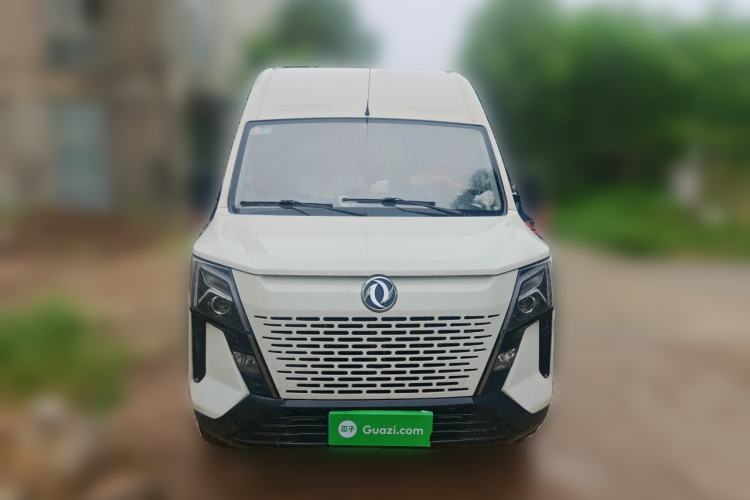 Used Dongfeng Yufeng 2023 V9+ 2.3T Manual Rear-Drive Cargo Van with Dual Rear Tires 3-Seater Front