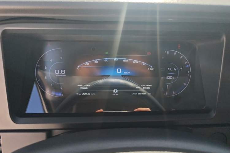 Used Dongfeng Yufeng 2023 V9+ 2.0T Manual Front-Drive Multi-Function Short-Chassis Mid-Height 5/6-Seater Instrument Cluster