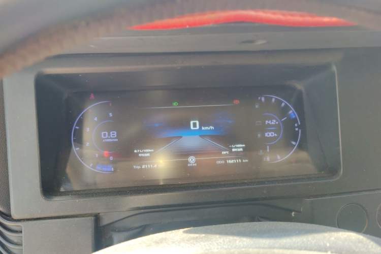 Used Dongfeng Yufeng 2023 V9+ 2.3T Manual Front-Drive Van Long Wheelbase Mid-Roof 3-Seater Instrument Cluster