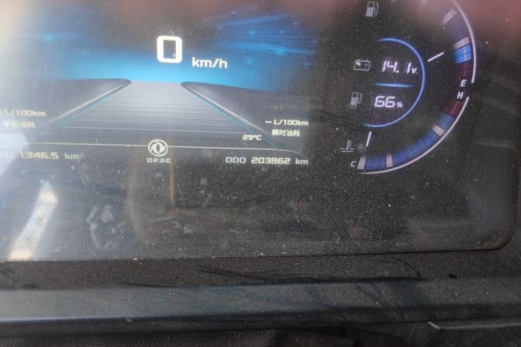 Used Dongfeng Yufeng 2023 V9+ 2.3T Manual Front-Drive Van Long Wheelbase High Roof 3-Seater Odometer Close Up