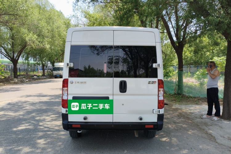 Used Dongfeng Yufeng 2023 V9+ 2.0T Manual Front-Wheel-Drive Multi-Function Mid-Roof Van with 7/8/9 Seats Rear