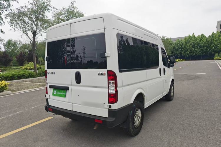 Used Dongfeng Yufeng 2023 V9+ 2.0T Manual Front-Drive Multi-Function Short-Chassis Mid-Height 5/6-Seater Rear Right 45 Deg