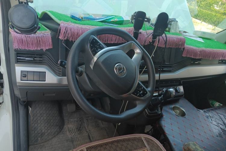Used Dongfeng Yufeng 2023 V9+ 2.3T Manual Front-Drive Van Long Wheelbase High Roof 3-Seater Steering Wheel
