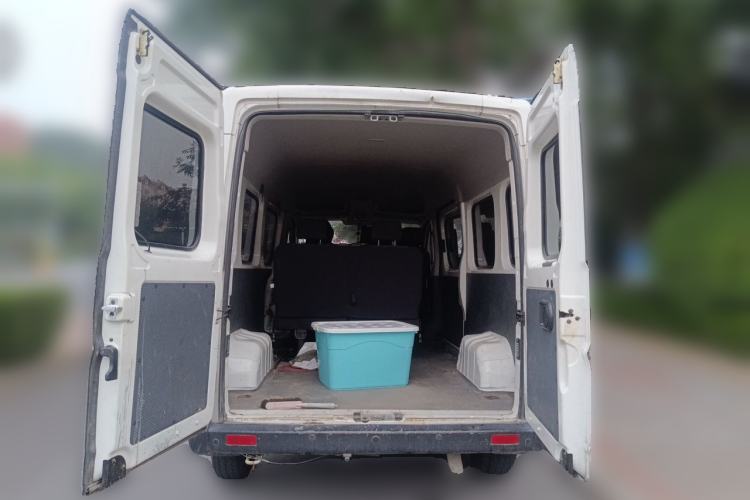 Used Dongfeng Yufeng 2023 V9+ 2.0T Manual Front-Wheel-Drive Multi-Function Mid-Roof Van with 7/8/9 Seats Trunk