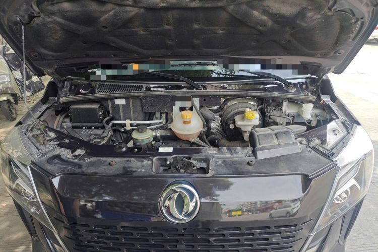 Used Dongfeng Yufeng  Engine Bay