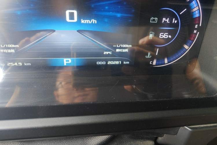 Used Dongfeng Yufeng  Odometer Close Up