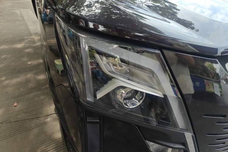 Used Dongfeng Yufeng  Right Front Headlight