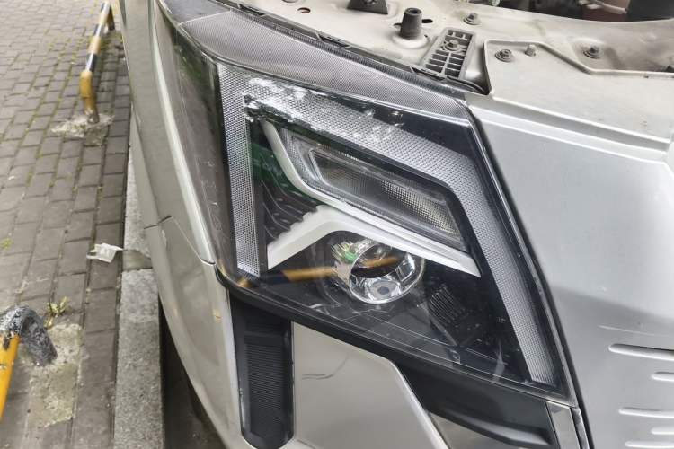 Used Dongfeng Yufeng  Right Front Headlight