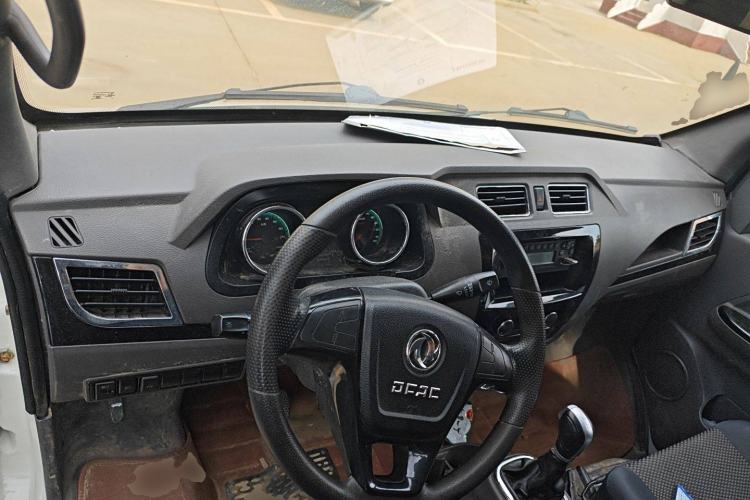 Used Dongfeng Yufeng EM26 2023 Standard Edition 41.472 kWh Henan Lithium Power Center Console