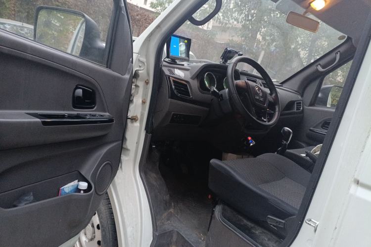 Used Dongfeng Yufeng EM26 2023 Standard Edition 41.472 kWh Henan Lithium Power Driver Seat