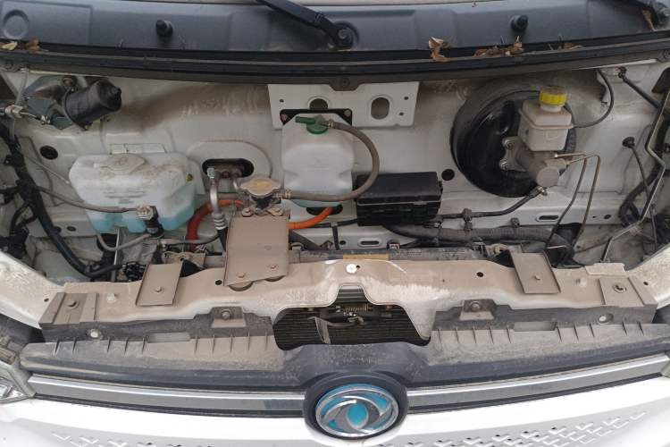 Used Dongfeng Yufeng EM26 2023 Standard Edition 41.472 kWh Henan Lithium Power Engine Bay