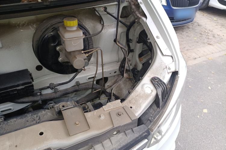 Used Dongfeng Yufeng EM26 2023 Standard Edition 41.472 kWh Henan Lithium Power Engine Bay Left