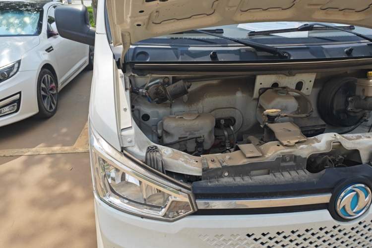 Used Dongfeng Yufeng EM26 2023 Standard Edition 41.472 kWh Henan Lithium Power Engine Bay Right