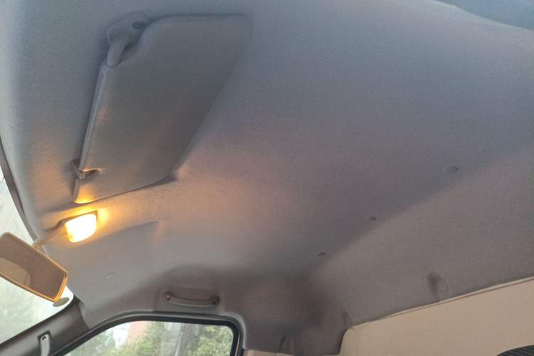 Used Dongfeng Yufeng EM26 2023 Standard Edition 41.472 kWh Henan Lithium Power Headliner