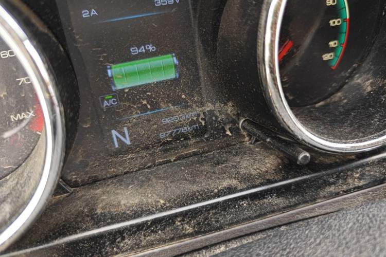 Used Dongfeng Yufeng EM26 2023 Standard Edition 41.472 kWh Henan Lithium Power Odometer Close Up