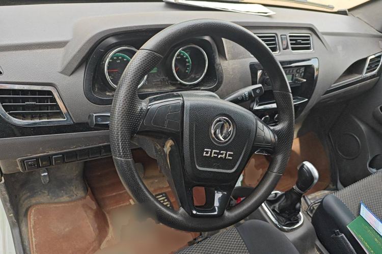 Used Dongfeng Yufeng EM26 2023 Standard Edition 41.472 kWh Henan Lithium Power Steering Wheel