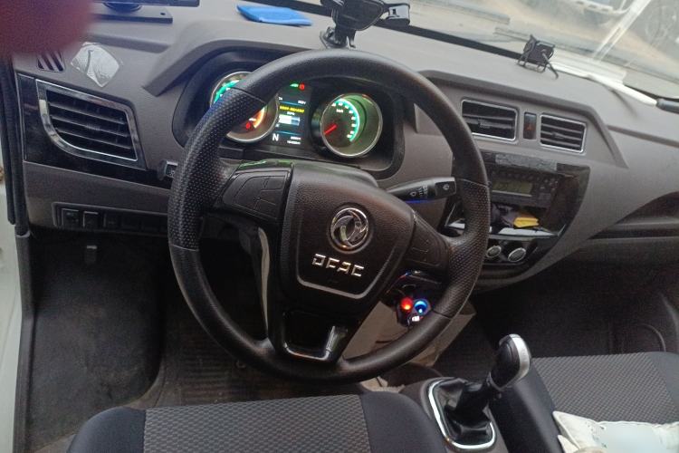 Used Dongfeng Yufeng EM26 2023 Standard Edition 41.472 kWh Henan Lithium Power Steering Wheel