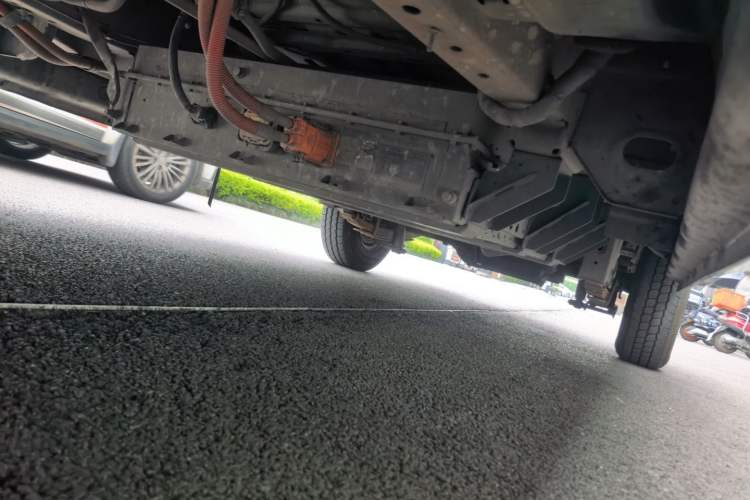 Used Dongfeng Yufeng EM26  Chassis Front Left