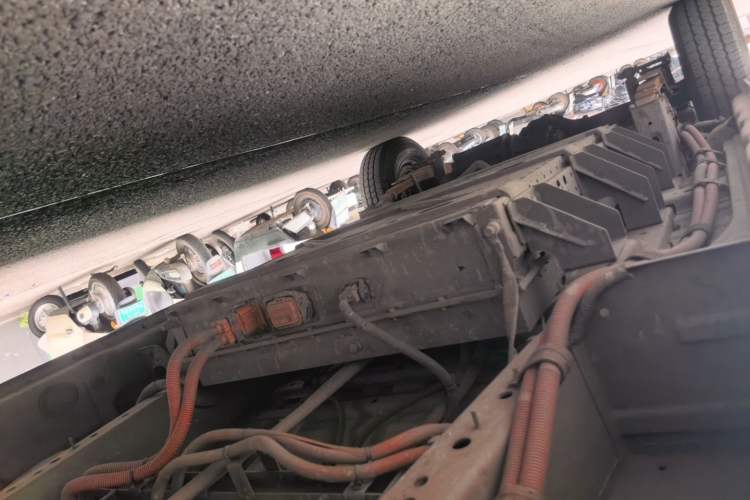 Used Dongfeng Yufeng EM26  Chassis Front Right