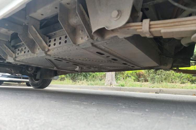 Used Dongfeng Yufeng EM26  Chassis Rear Left