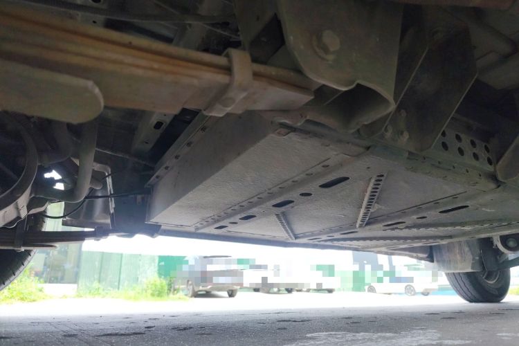 Used Dongfeng Yufeng EM26  Chassis Rear Right