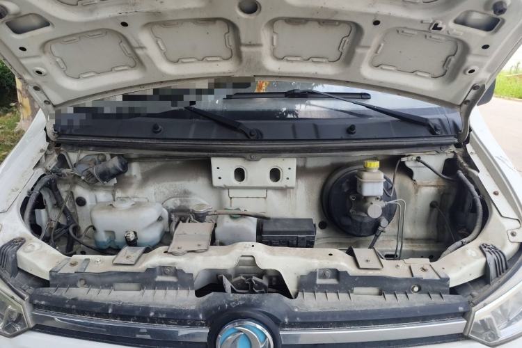 Used Dongfeng Yufeng EM26  Engine Bay