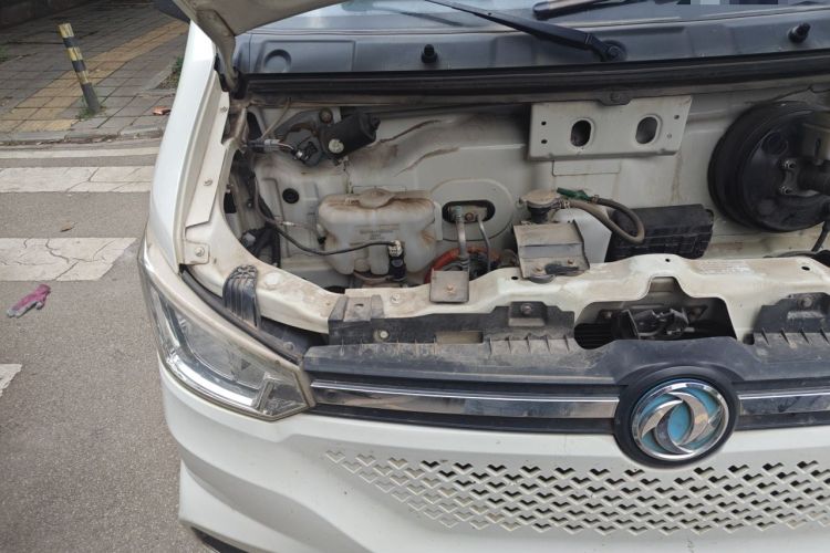 Used Dongfeng Yufeng EM26  Engine Bay Right
