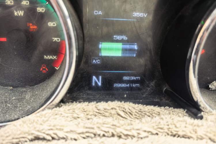 Used Dongfeng Yufeng EM26  Odometer Close Up