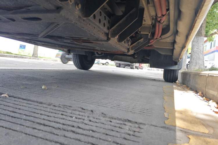 Used Dongfeng Yufeng EM26 2023 Standard Edition 41.472 kWh Henan Lithium Power Chassis Rear Right